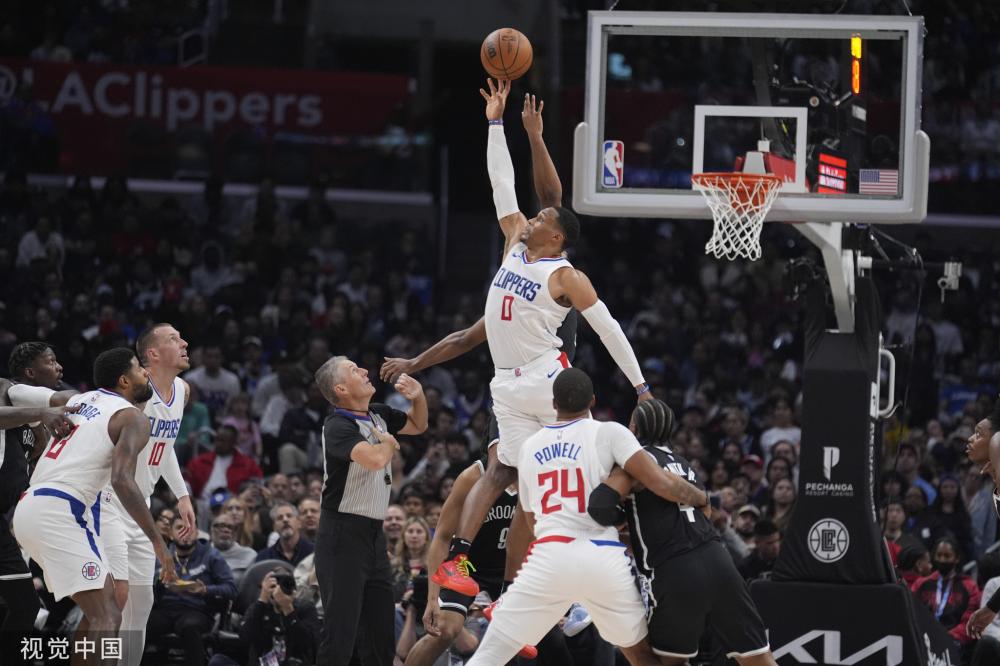 借其出色的 借其出色的