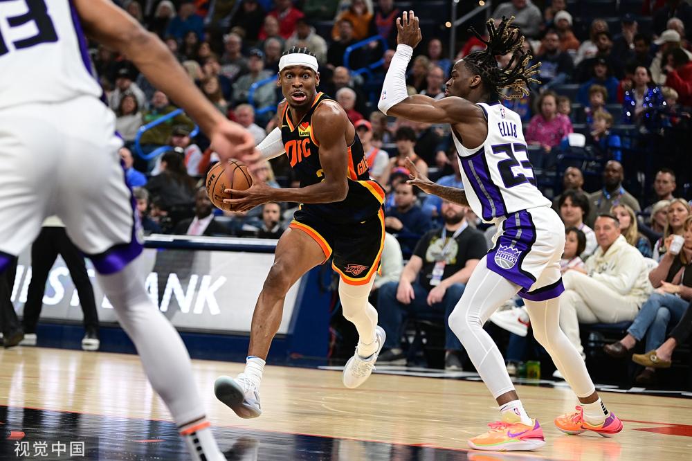 这对员工及 这对员工及